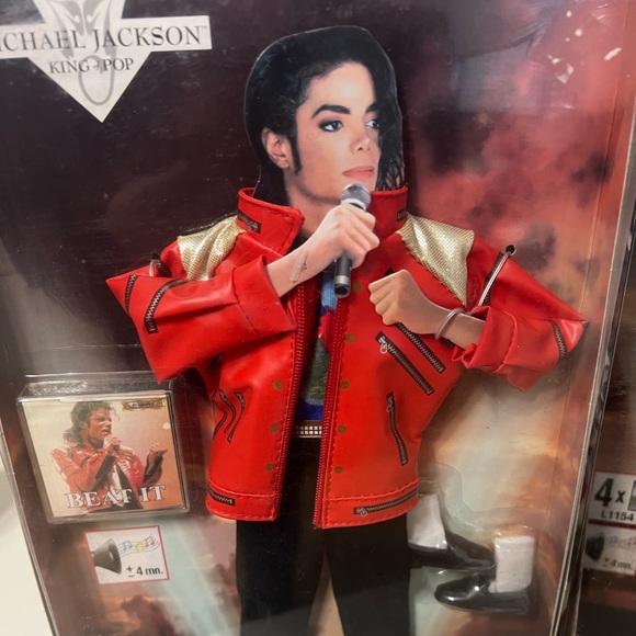 Michael Jackson Collectable Thriller Doll ! - Picture 2 of 3